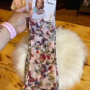 I Am Jewelry Flower Print Scarf